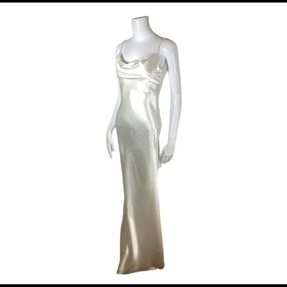 Xscape Elegant White Gown - Picture 4 of 9